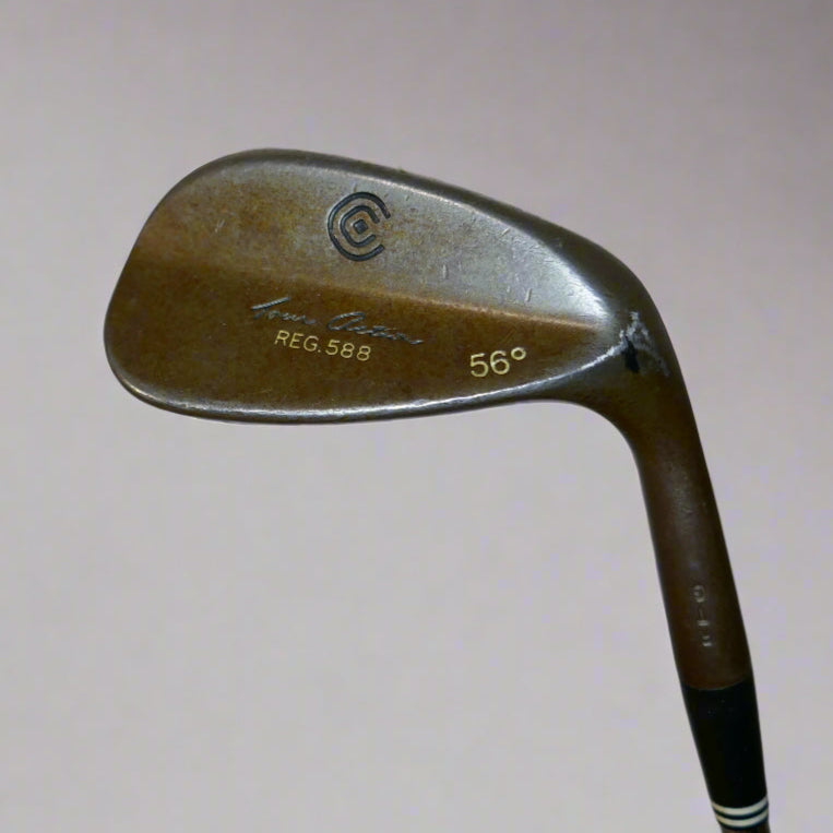 Cleveland Tour Action Reg. 588 Raw 56° Wedge