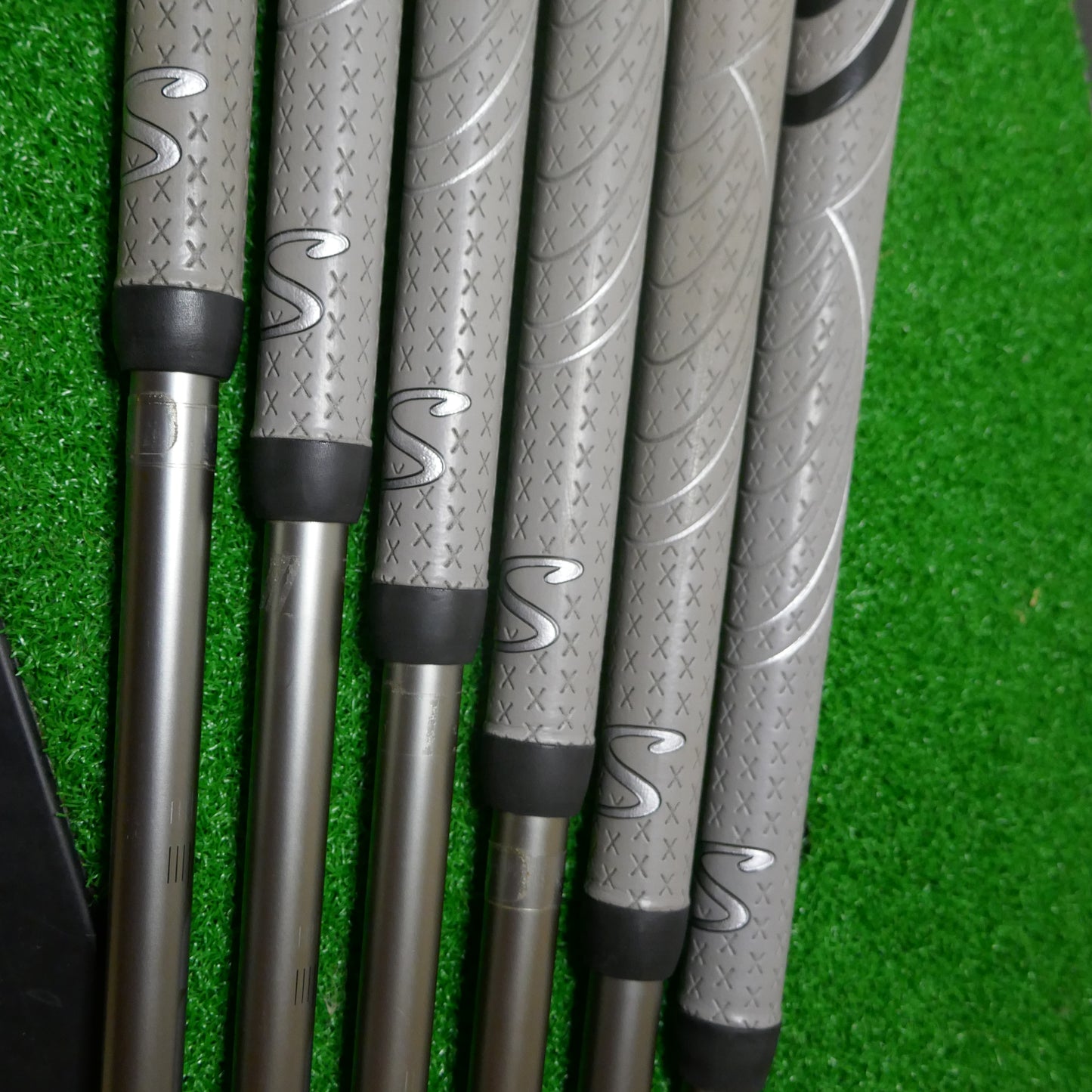 Used Wilson Staff CB Iron Set  (Regular Flex) | Right Hand